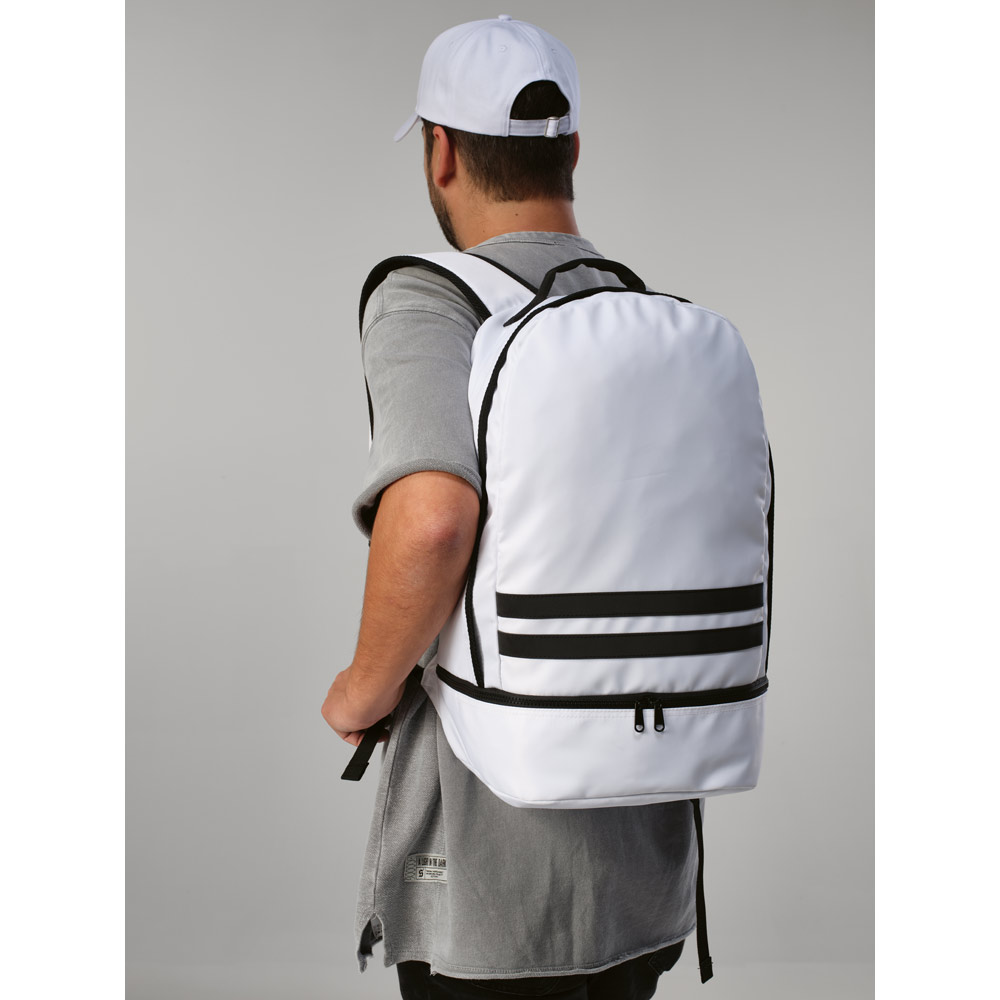 MANCHESTER. Mochila em 290T poliéster reciclado em sarja com forro em 210D poliéster reciclado - Imagem 18