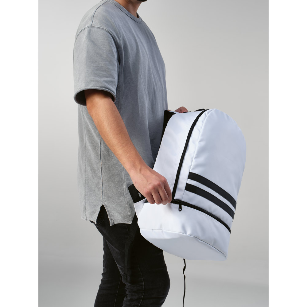 MANCHESTER. Mochila em 290T poliéster reciclado em sarja com forro em 210D poliéster reciclado - Imagem 5