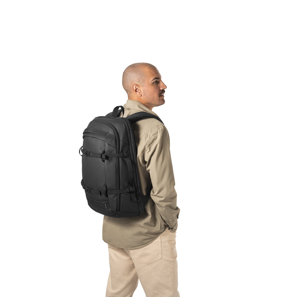 KAMPALA. Mochila para notebook em 900D poliéster reciclado de alta densidade com revestimento resistente à agua 17.3" - Imagem 8